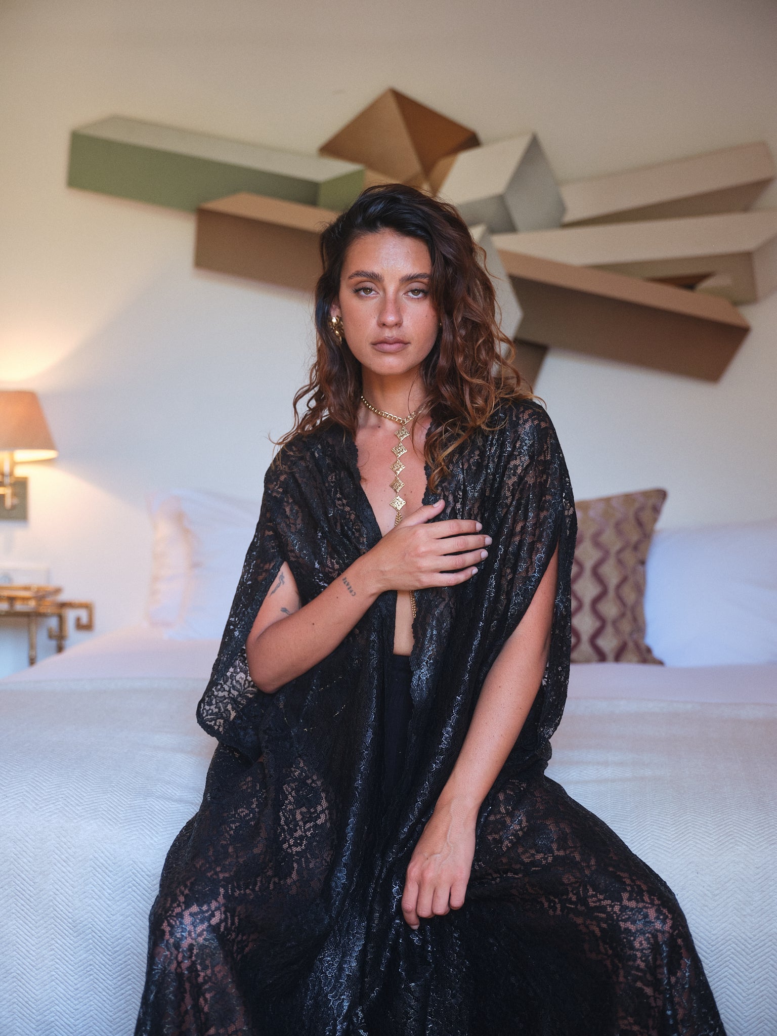 ANYMALAB Paris Fullmoon - Black Lace Cape - limited volume