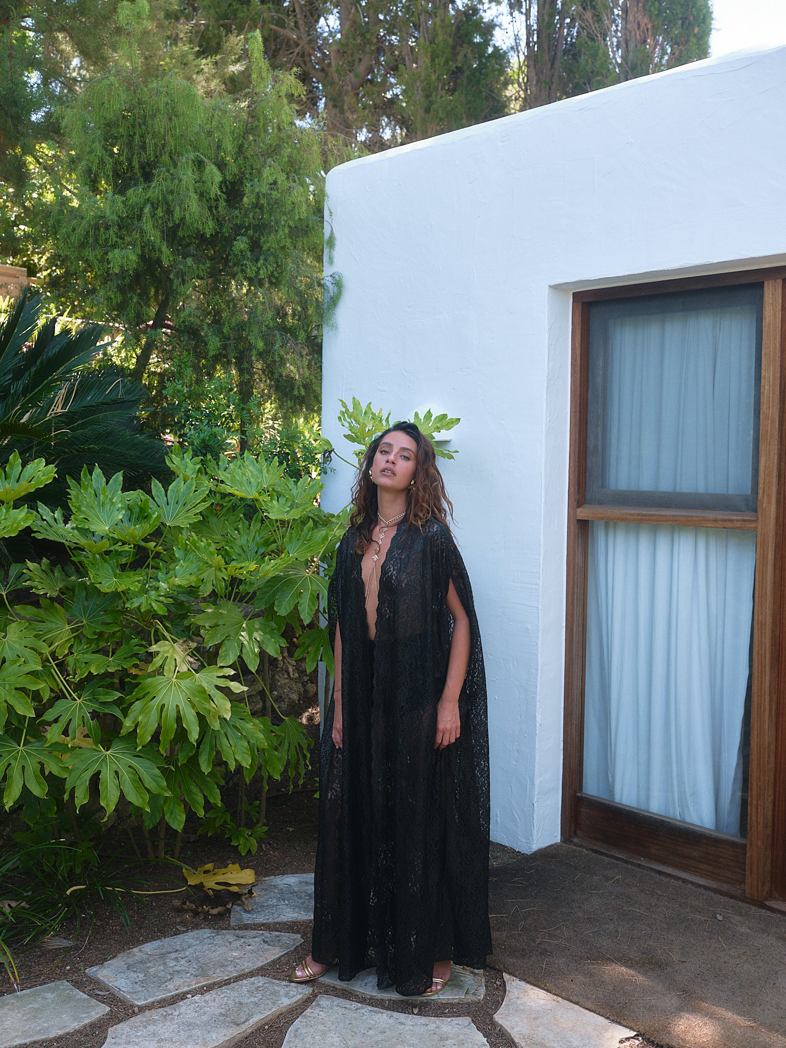 ANYMALAB Paris Fullmoon - Black Lace Cape - limited volume